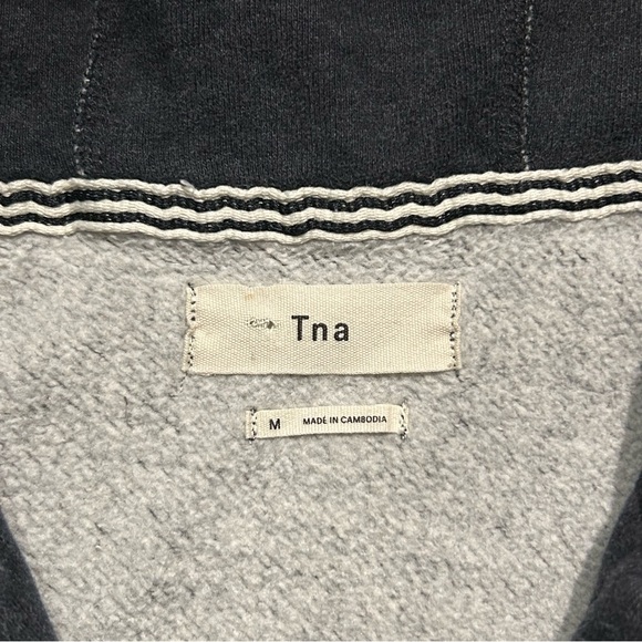 Aritzia TNA Grey Full-Zip Hoodie Sweater Cotton Blend M Classic Cozy - Picture 3 of 5